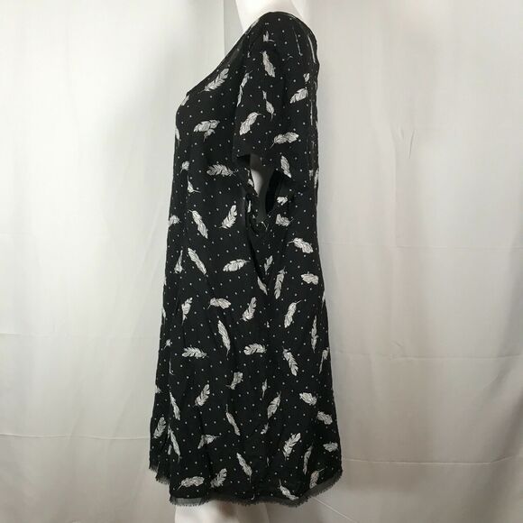 Torrid Shirt Women Sz 3X Black White Feather Polka Dot Lightweight Short Sleeve - Picture 3 of 10